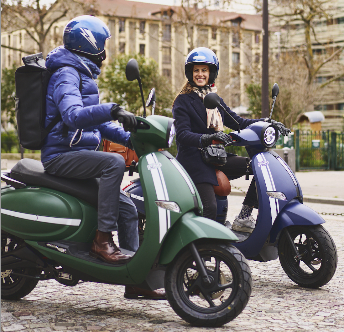 Découvrez en plus sur le Pink Pop Plus 125 cc: le scooter électrique agile et malin
