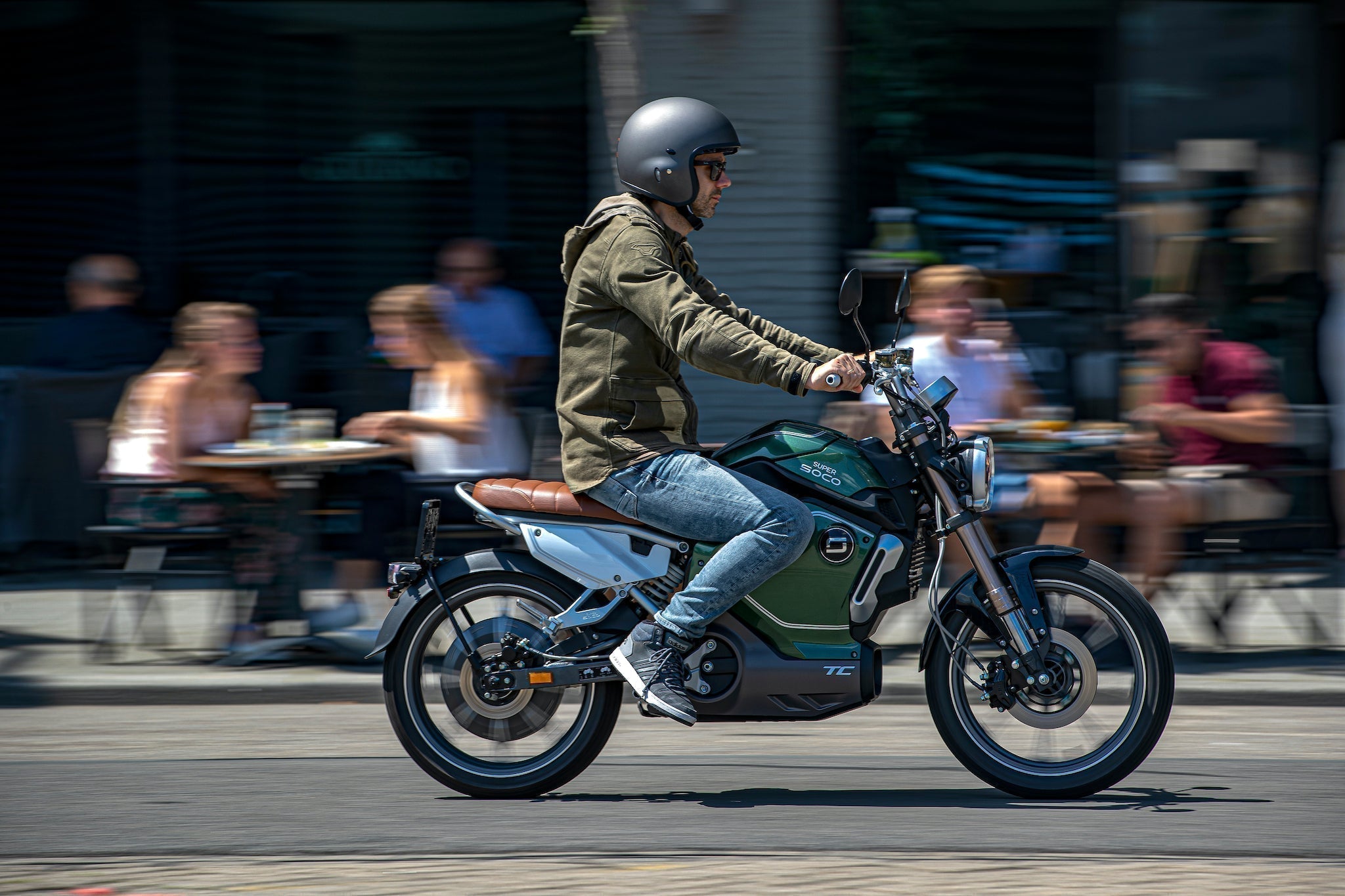 Découvrez en plus sur la Super Soco TC 50cc: la moto électrique rétro, légère et urbaine