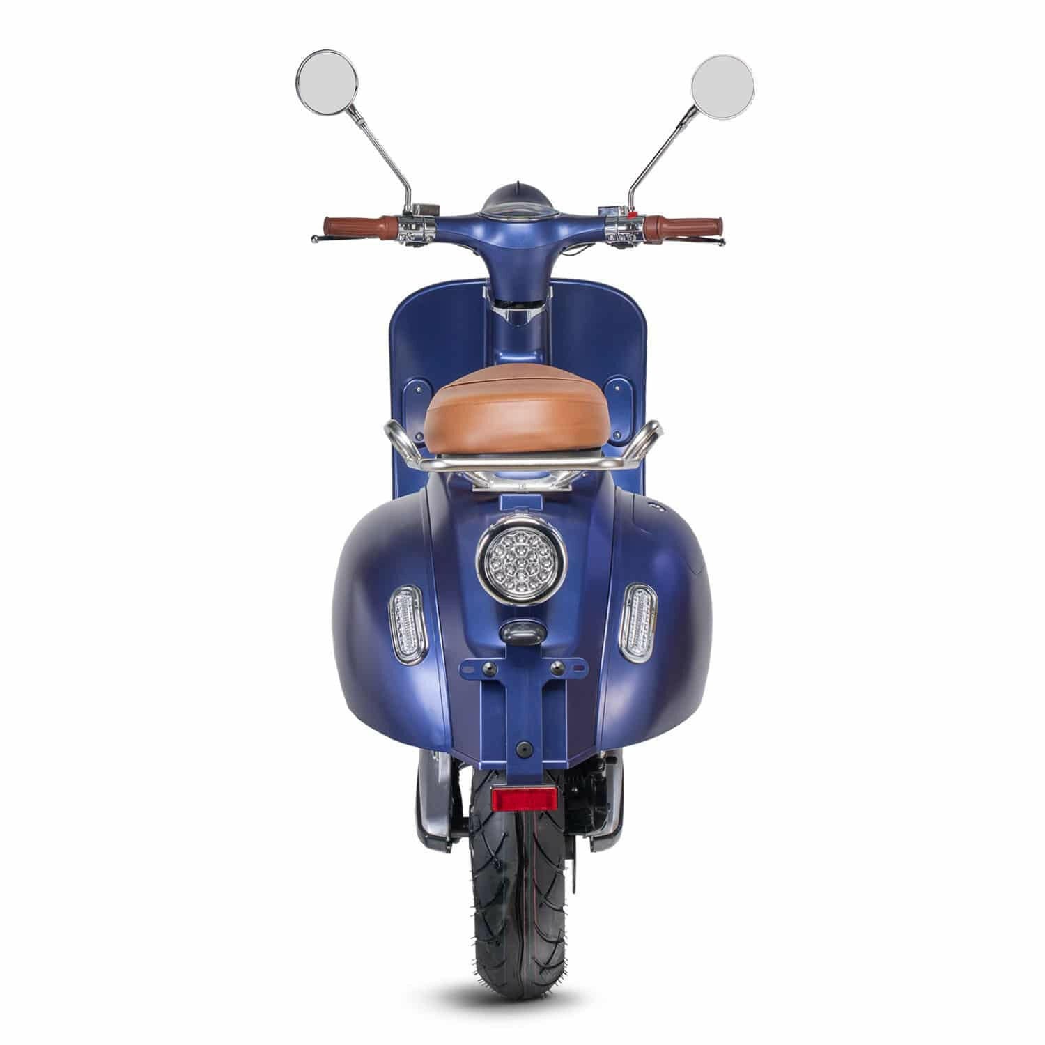 Scooter électrique Pink Mobility Pink Style Plus bleu diesel, vue arrière, feux LED visibles