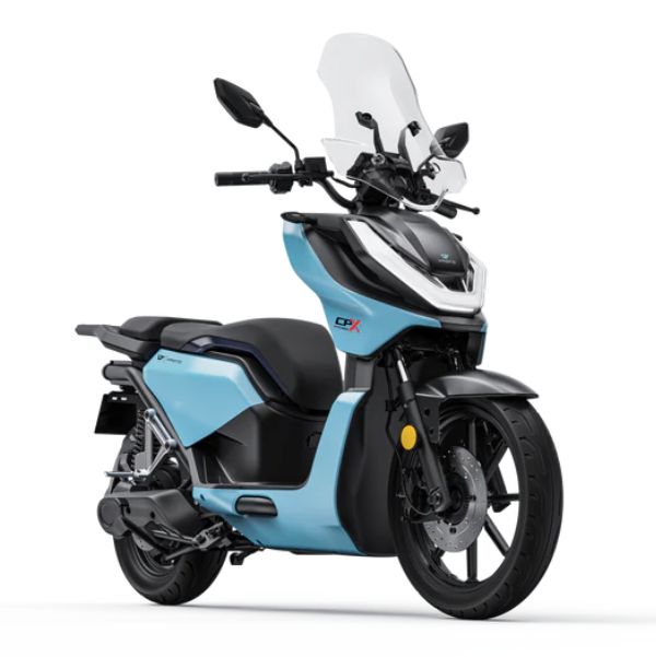 Scooter électrique Vmoto CPX Explorer 125cm³ bleu turquoise équipé de deux batteries amovibles, moteur 7 kW, freinage ABS, écran TFT et jantes 16 pouces, idéal pour trajets urbains et périurbains connectés