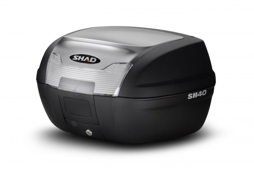 Couvercle finition carbone SHAD pour top case SH40, look sport et premium pour scooter électrique. En vente chez Lyliz Lille.