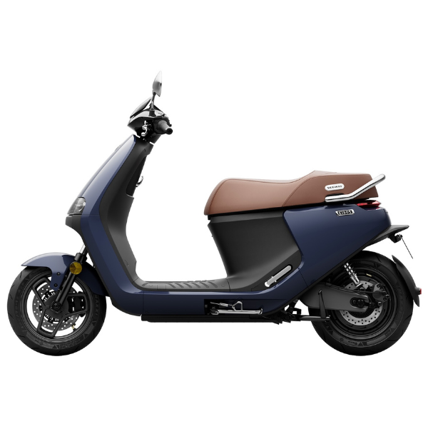 Scooter électrique Segway E300SE noir, équivalent 50 cm³, idéal pour mobilité rapide, connectée et sécurisée