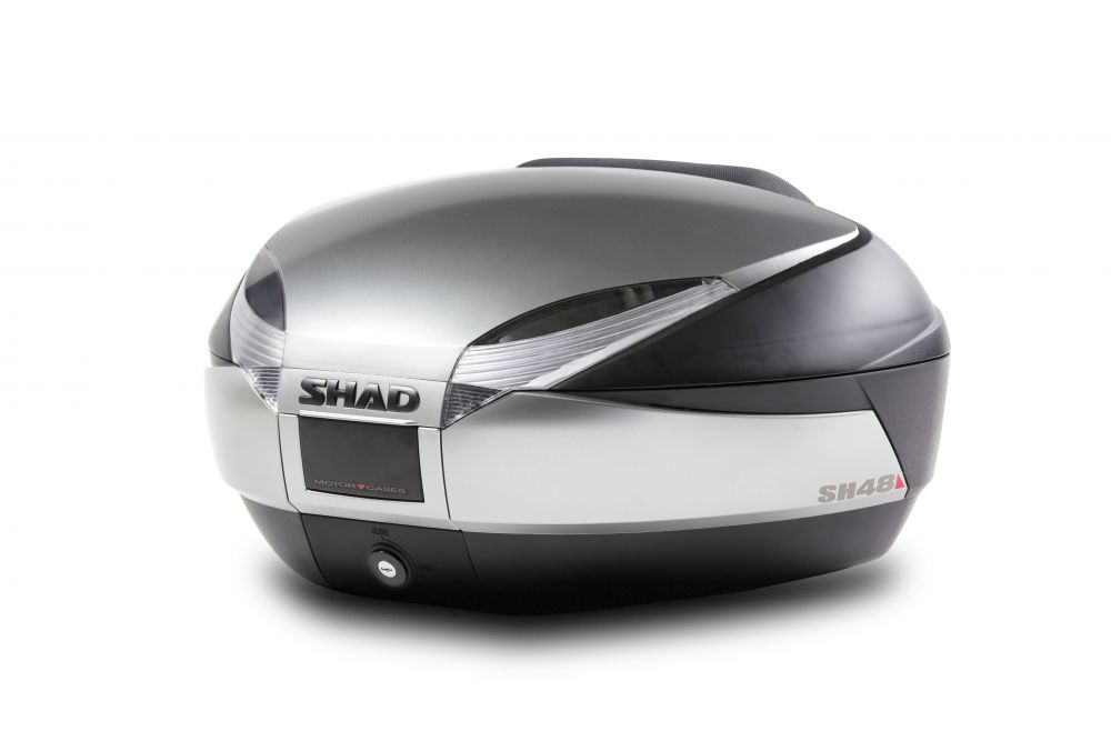 Couvercle finition titane SHAD pour top case SH48, design moderne et élégant pour scooter électrique urbain. Disponible chez Lyliz Lille.