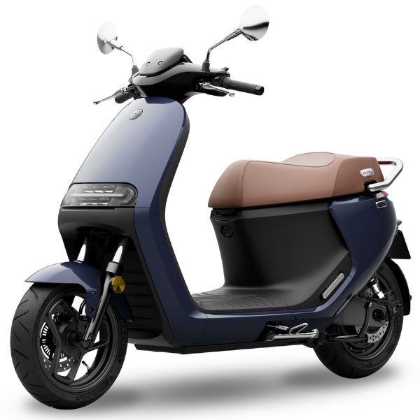 Scooter électrique Segway E300SE noir, équivalent 50 cm³, idéal pour mobilité rapide, connectée et sécurisée